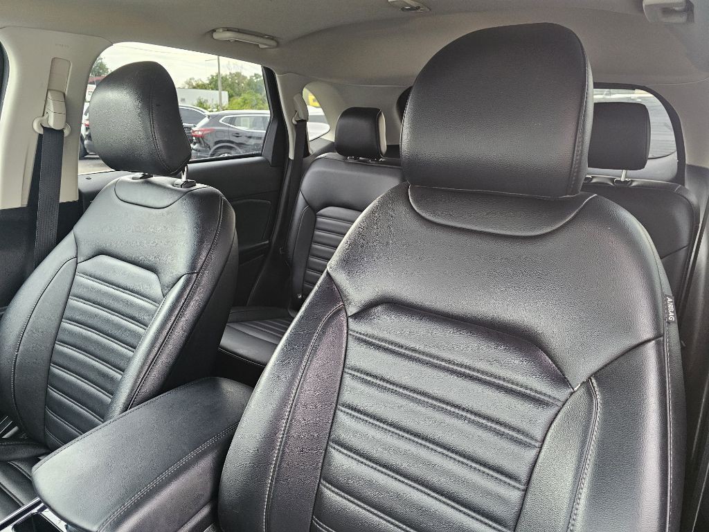2019 Ford Edge Image 18