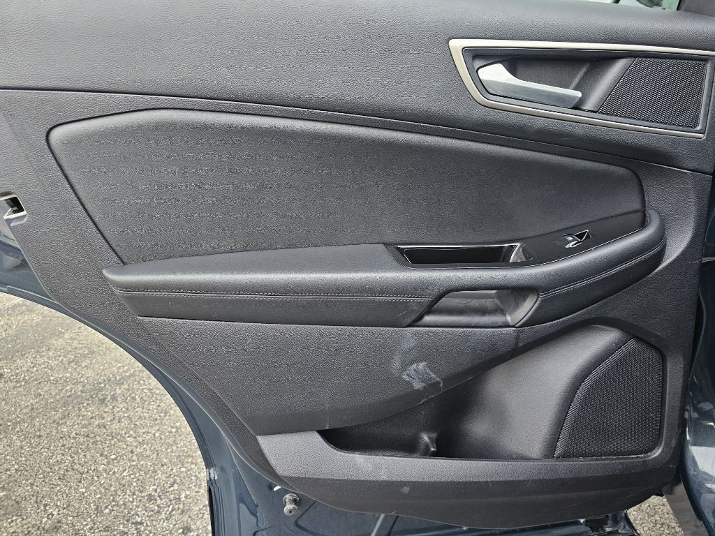 2019 Ford Edge Image 36