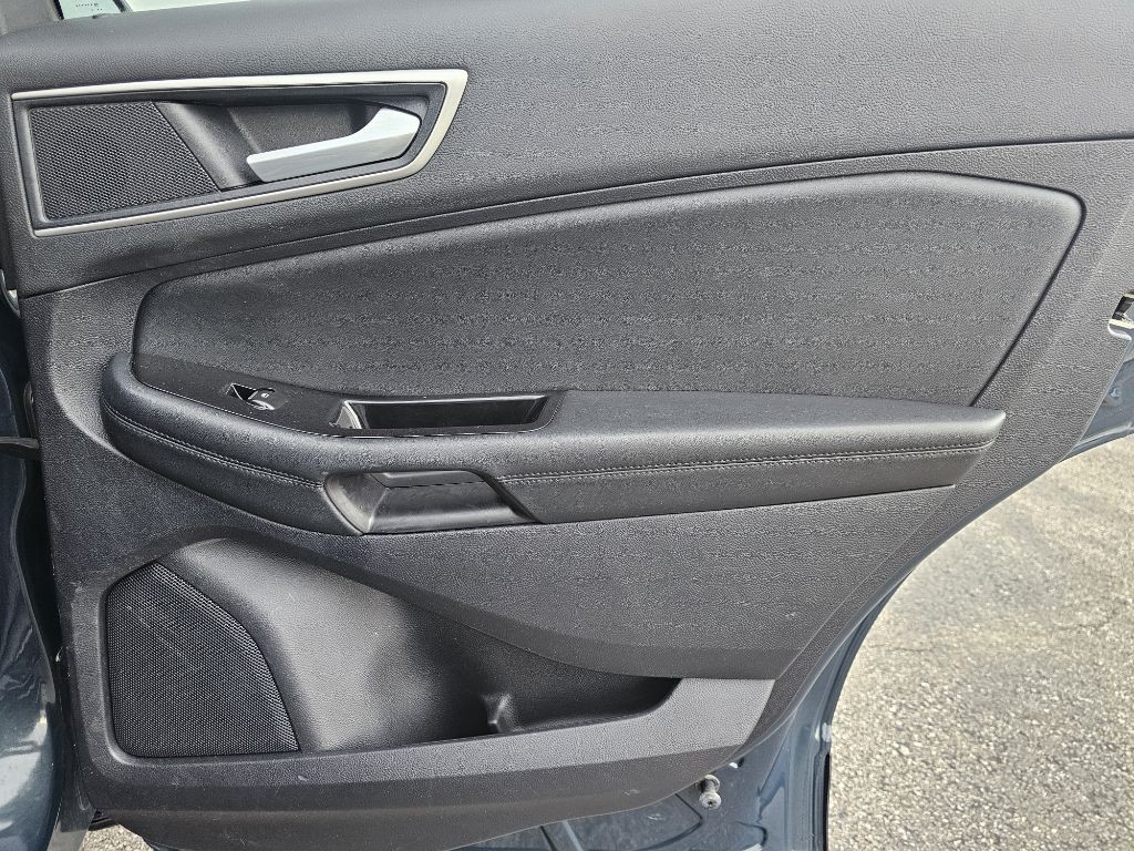 2019 Ford Edge Image 39