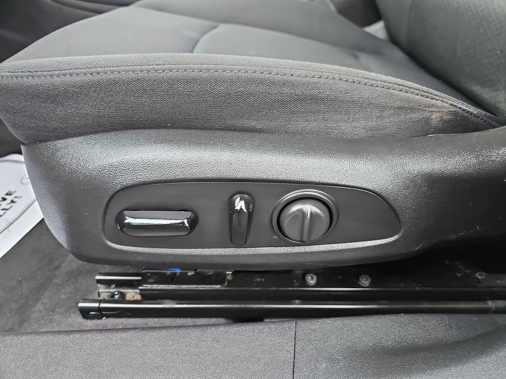 2016 Chevrolet Malibu Image 22