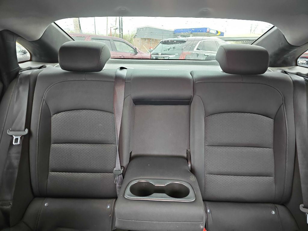 2016 Chevrolet Malibu Image 25