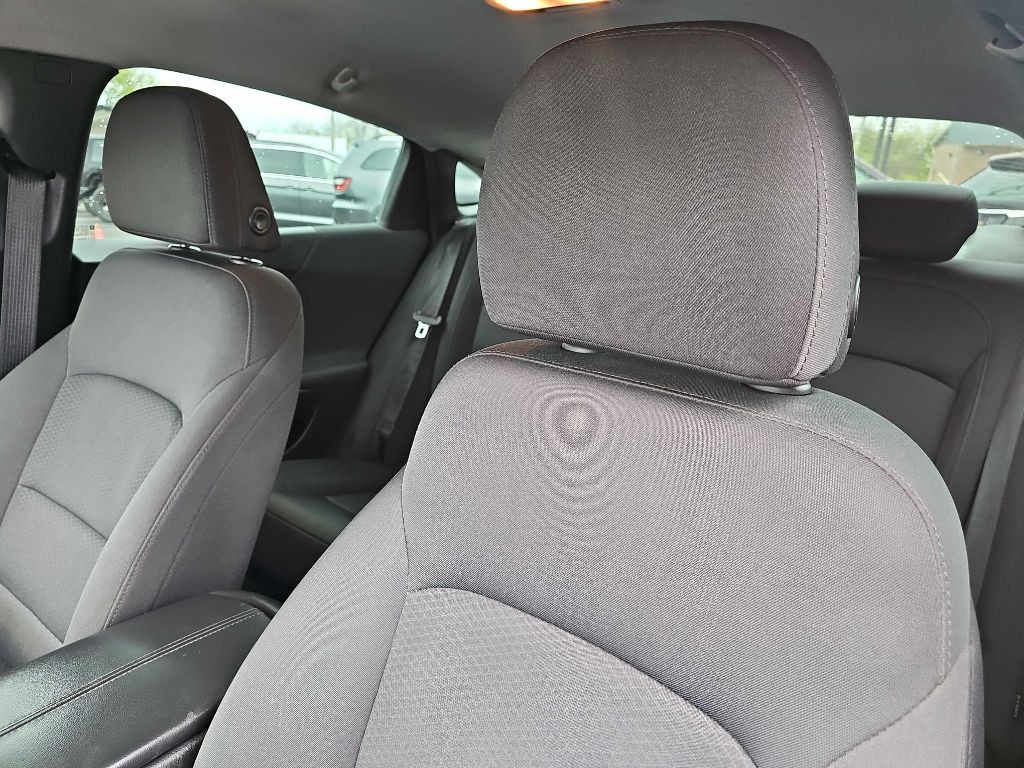 2016 Chevrolet Malibu Image 26
