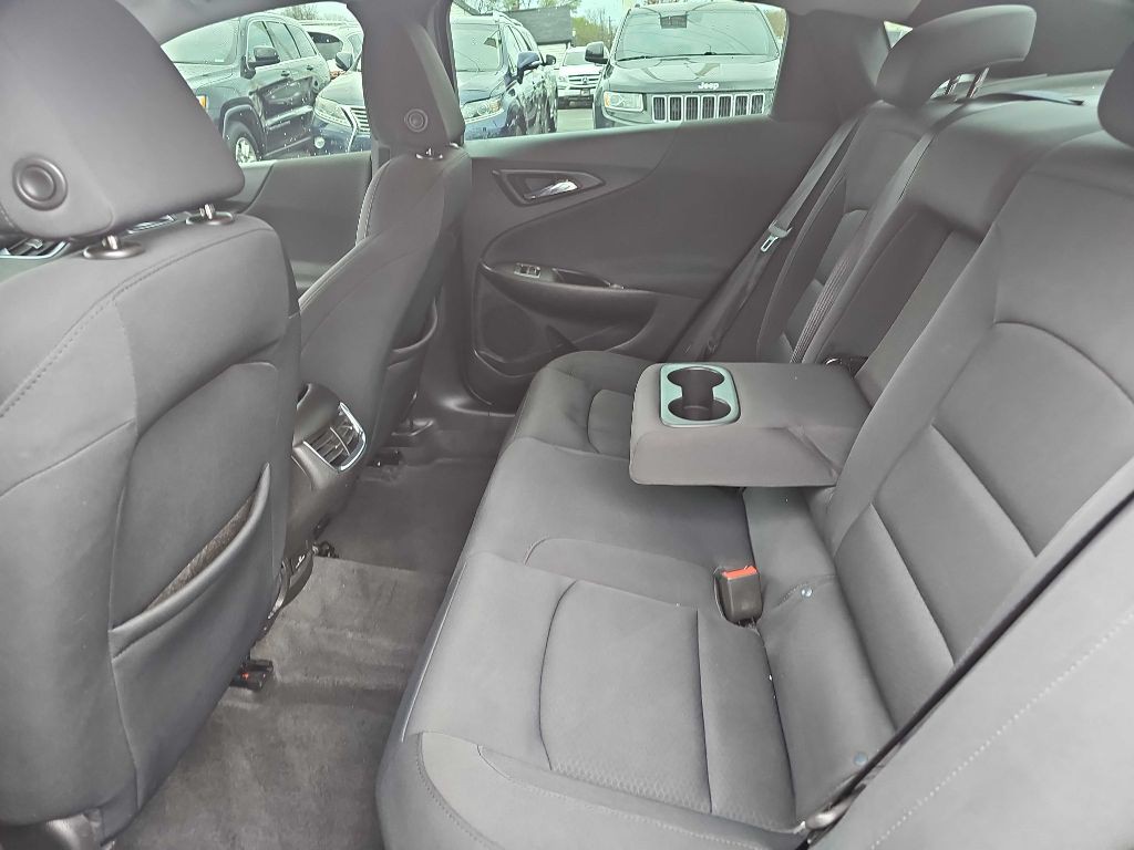 2016 Chevrolet Malibu Image 43