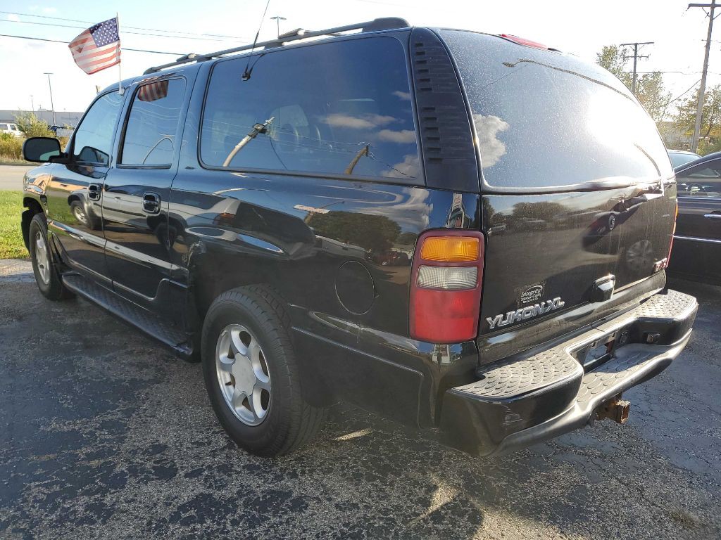 2001 GMC Denali Image 4