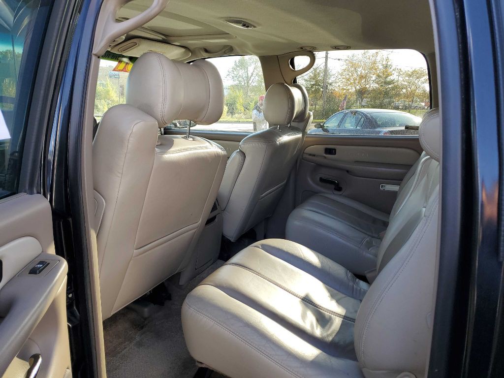 2001 GMC Denali Image 6