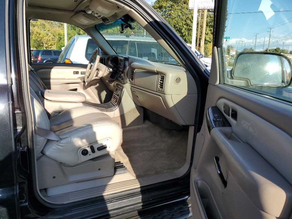 2001 GMC Denali Image 7