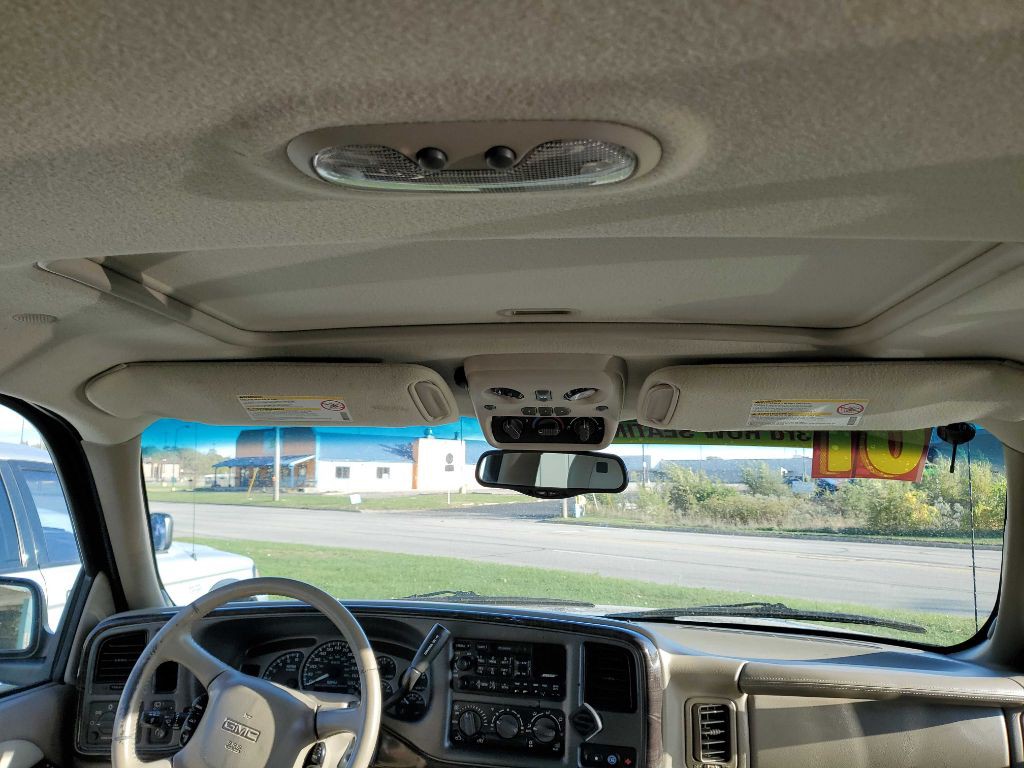 2001 GMC Denali Image 11