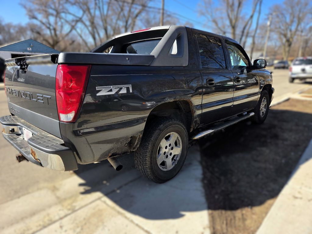2005 Chevrolet Avalanche Image 6