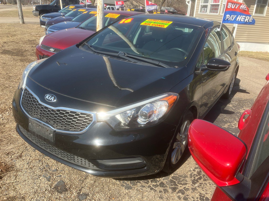 2016 Kia Forte Image 2