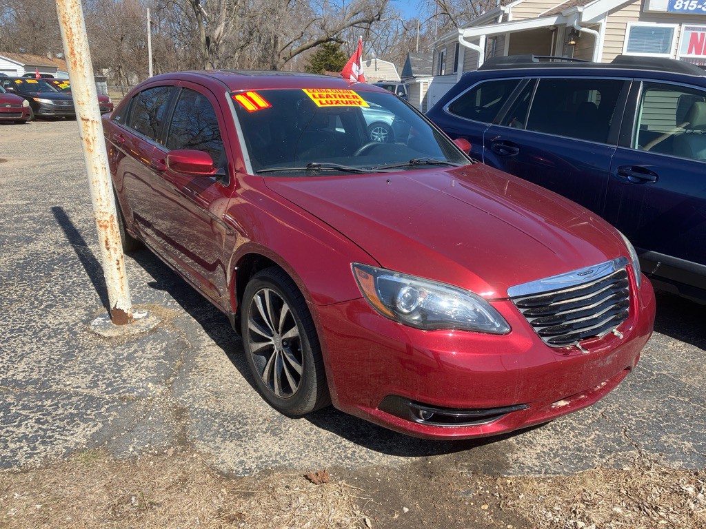 2011 Chrysler 200 Image 1