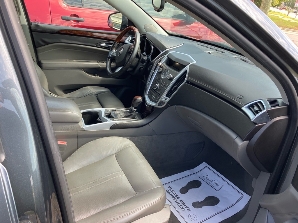 2010 Cadillac SRX Image 9