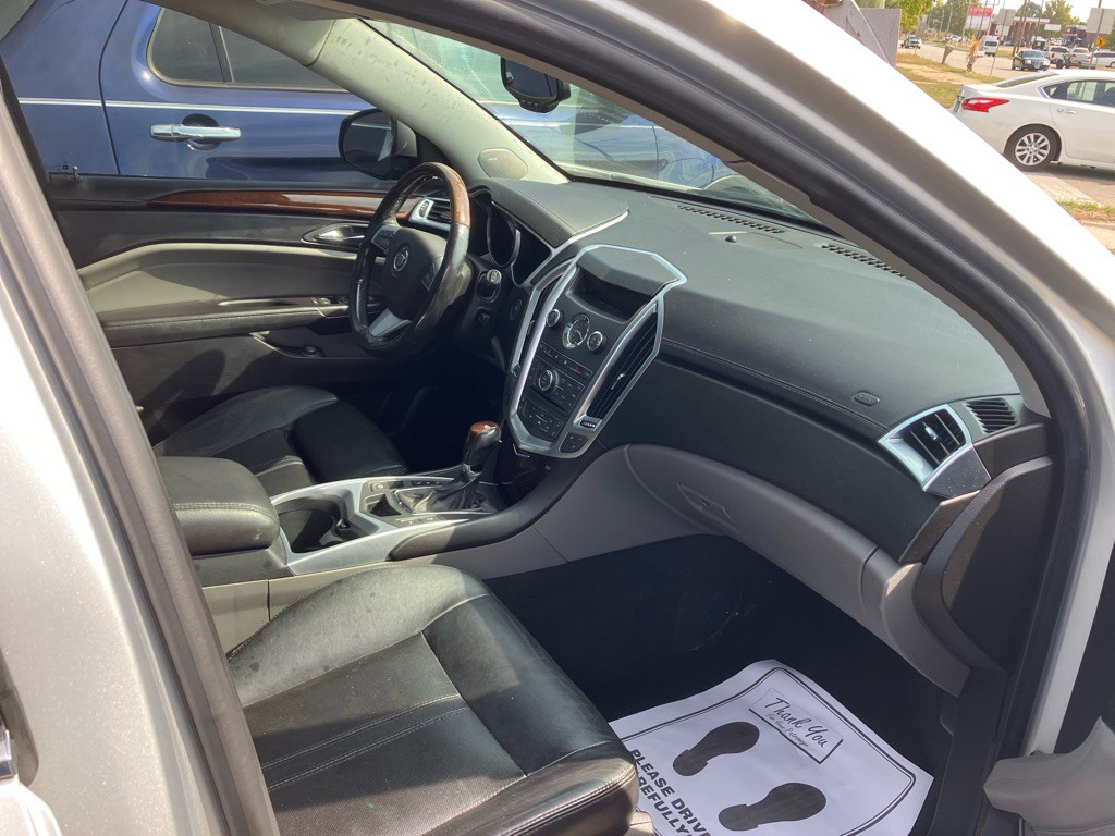 2011 Cadillac SRX Image 8