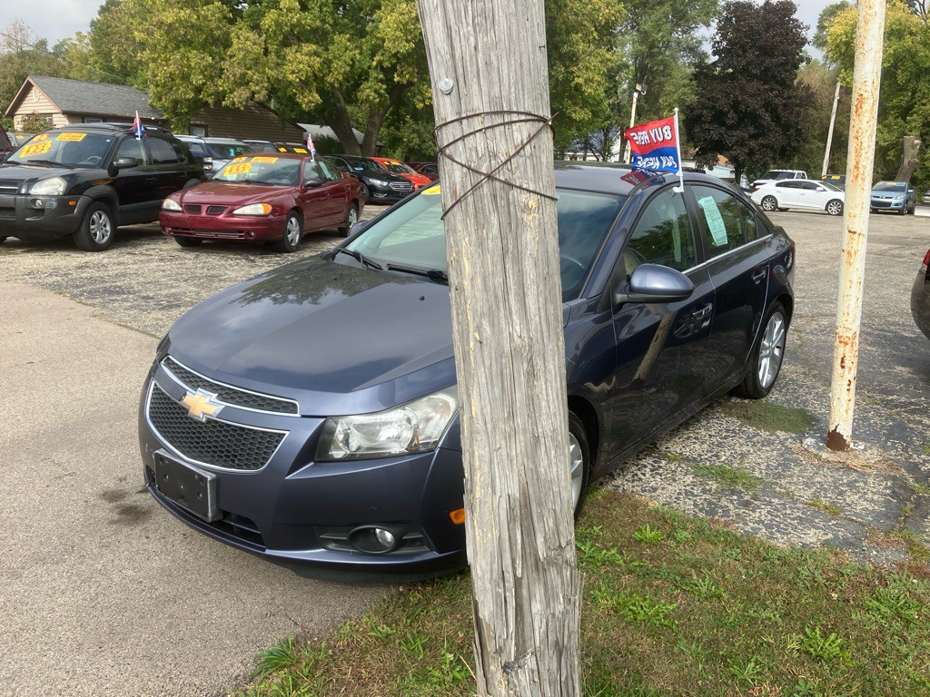 2013 Chevrolet Cruze Image 2