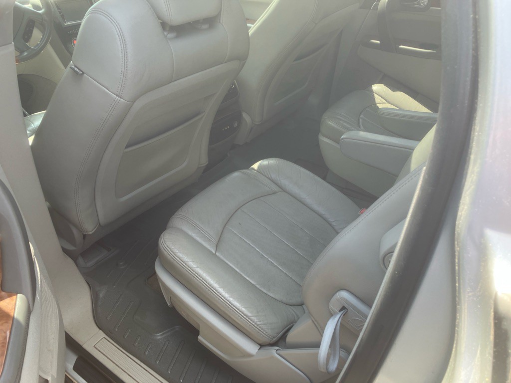 2010 Buick Enclave Image 6