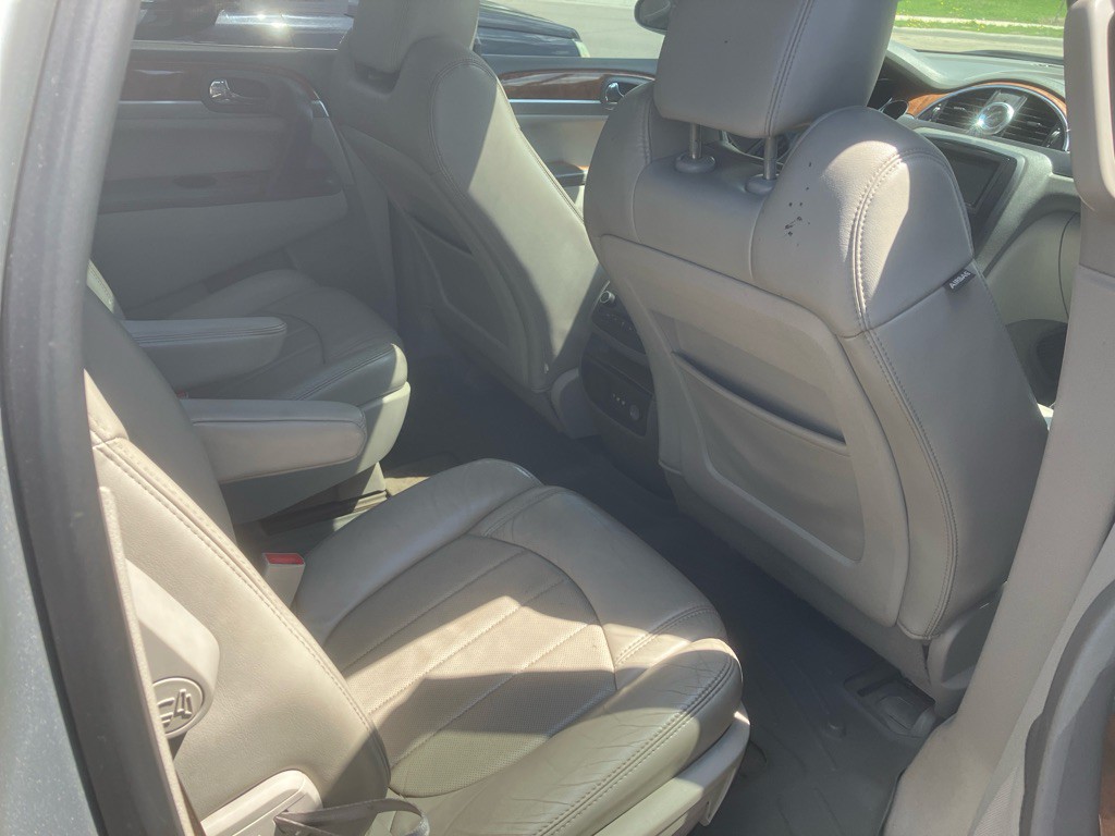 2010 Buick Enclave Image 8