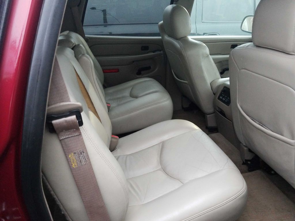 2004 GMC Yukon Image 3