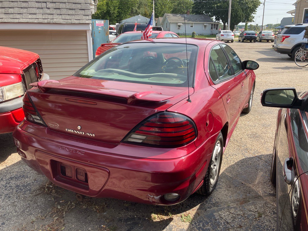 2005 Pontiac Grand Am Image 3