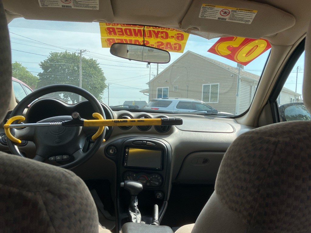 2005 Pontiac Grand Am Image 9