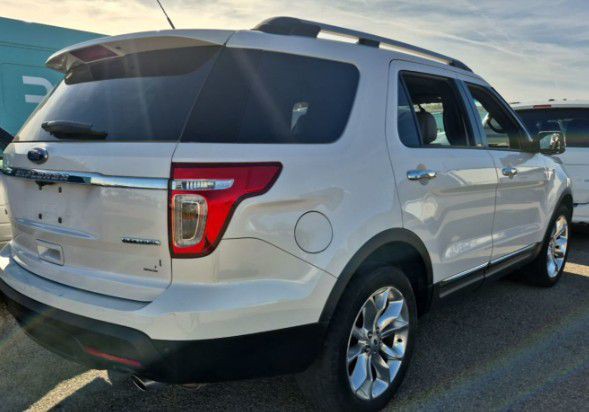 2015 Ford Explorer Image 4