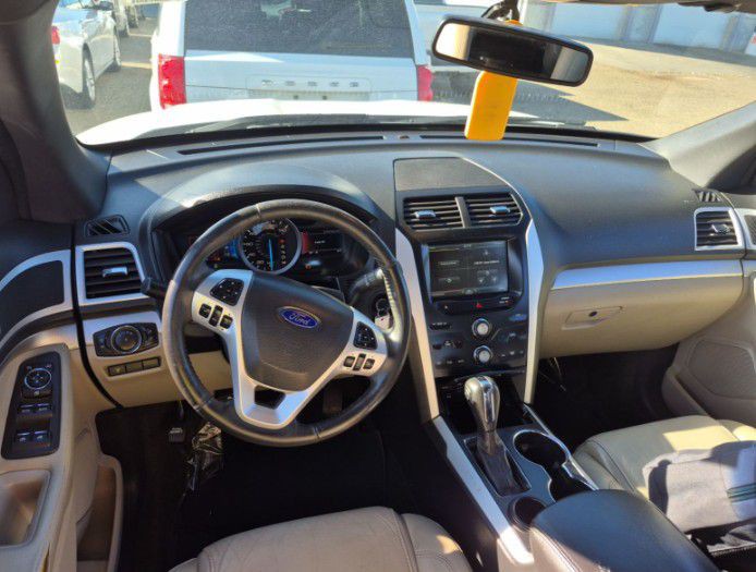 2015 Ford Explorer Image 11