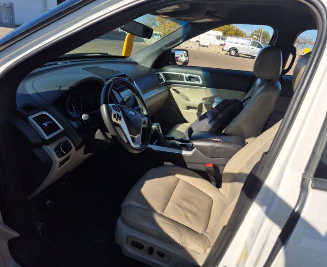 2015 Ford Explorer Image 12