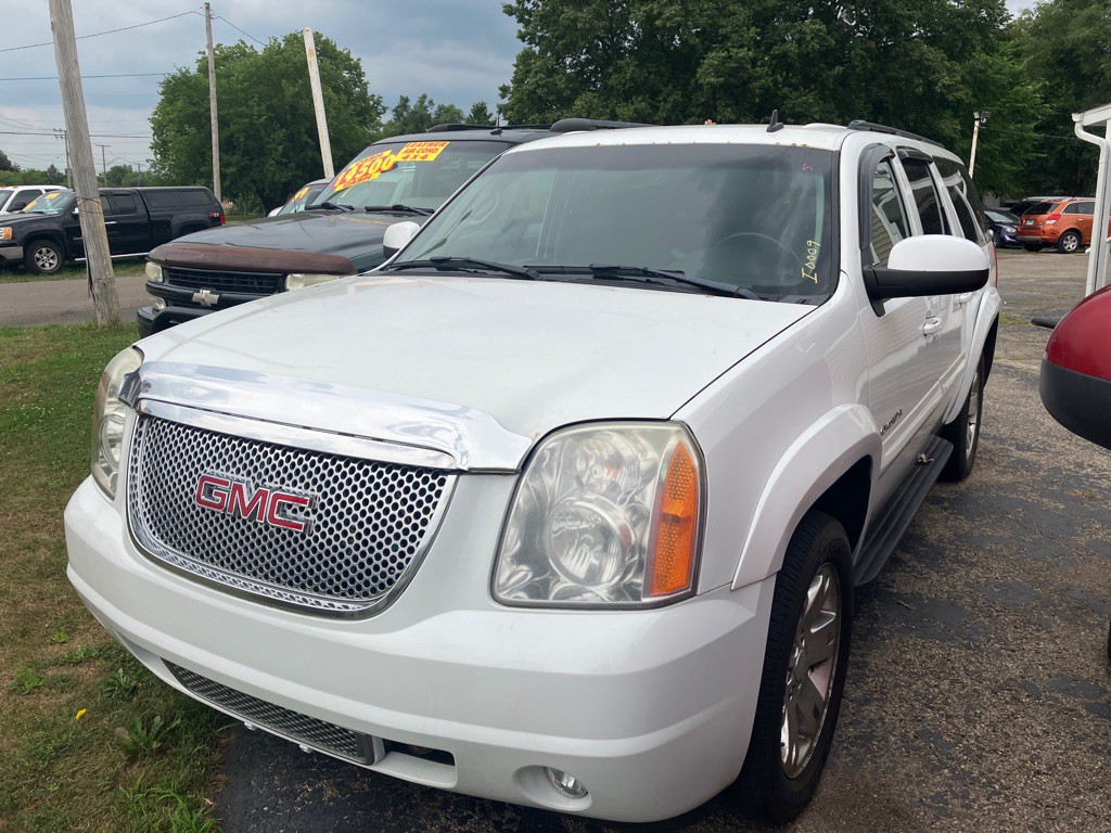 2007 GMC Yukon Image 2