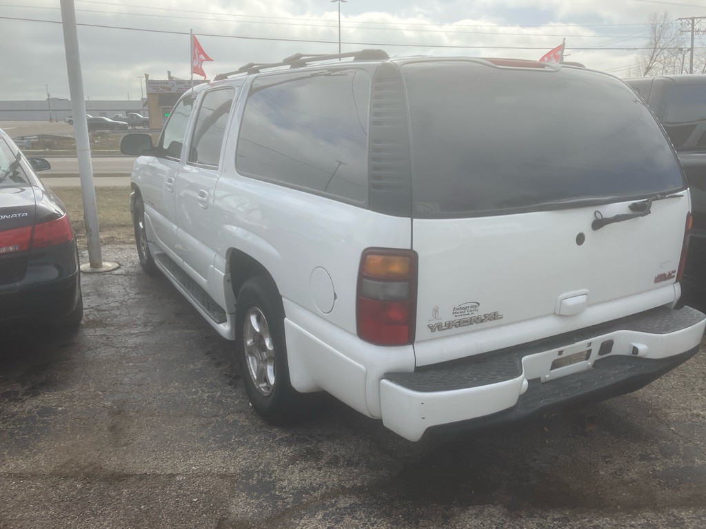 2003 GMC Yukon Image 4