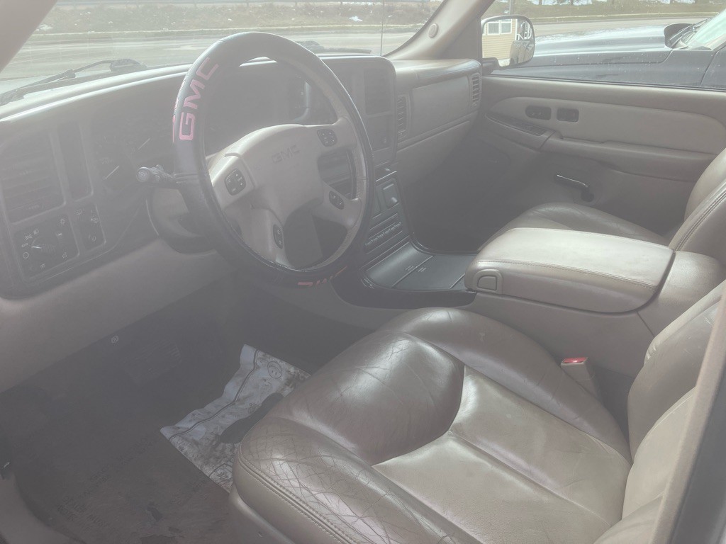 2003 GMC Yukon Image 5