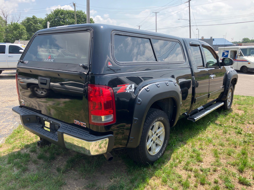 2010 GMC Sierra Image 2