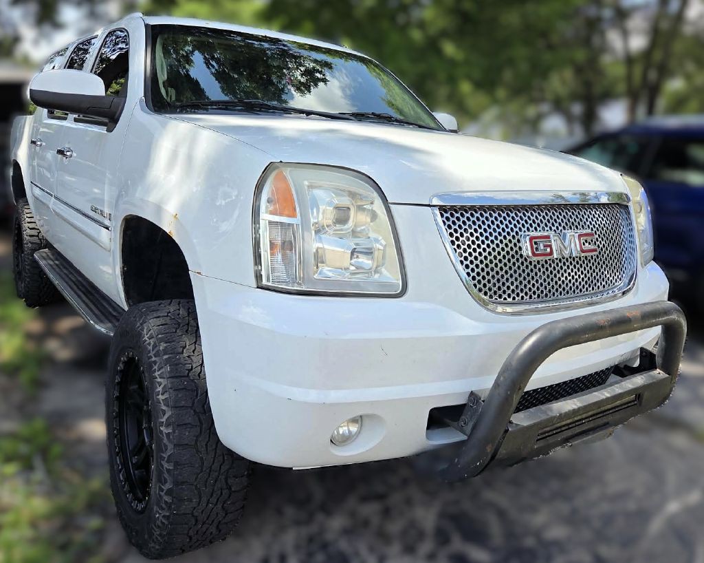 2008 GMC Yukon Image 2