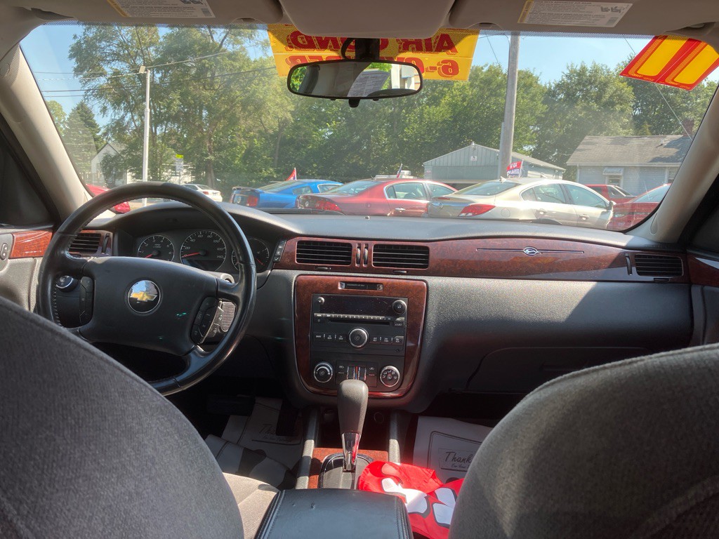 2011 Chevrolet Impala Image 9