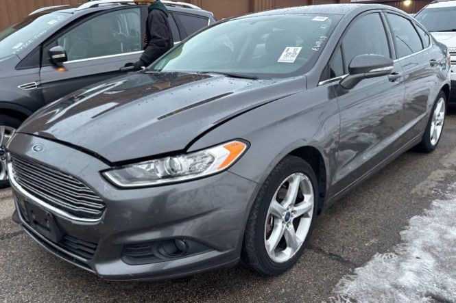 2016 Ford Fusion Image 2