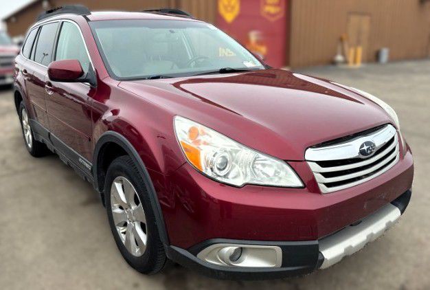 2011 Subaru Outback Image 2