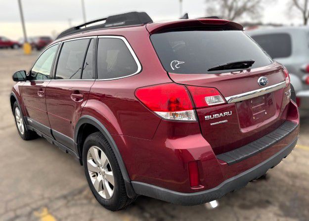 2011 Subaru Outback Image 3