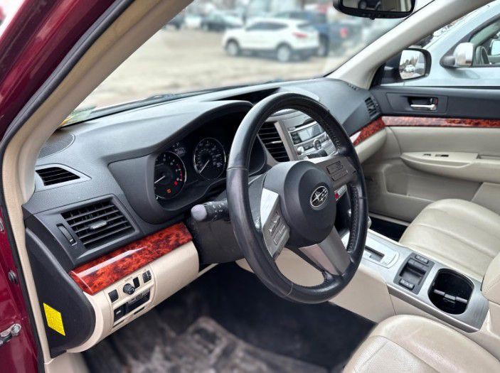 2011 Subaru Outback Image 6