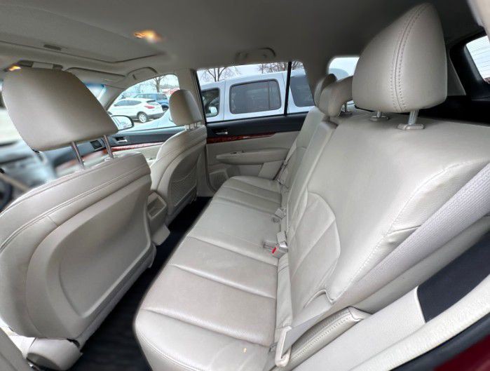 2011 Subaru Outback Image 7