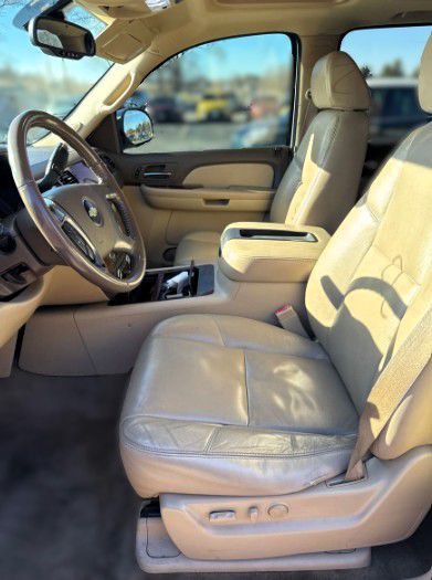 2009 Chevrolet Suburban Image 5