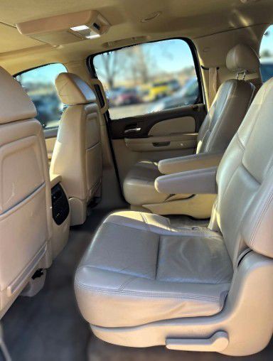 2009 Chevrolet Suburban Image 7