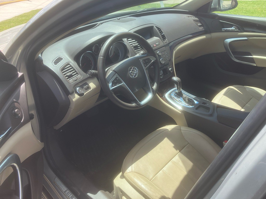 2011 Buick Regal Image 5