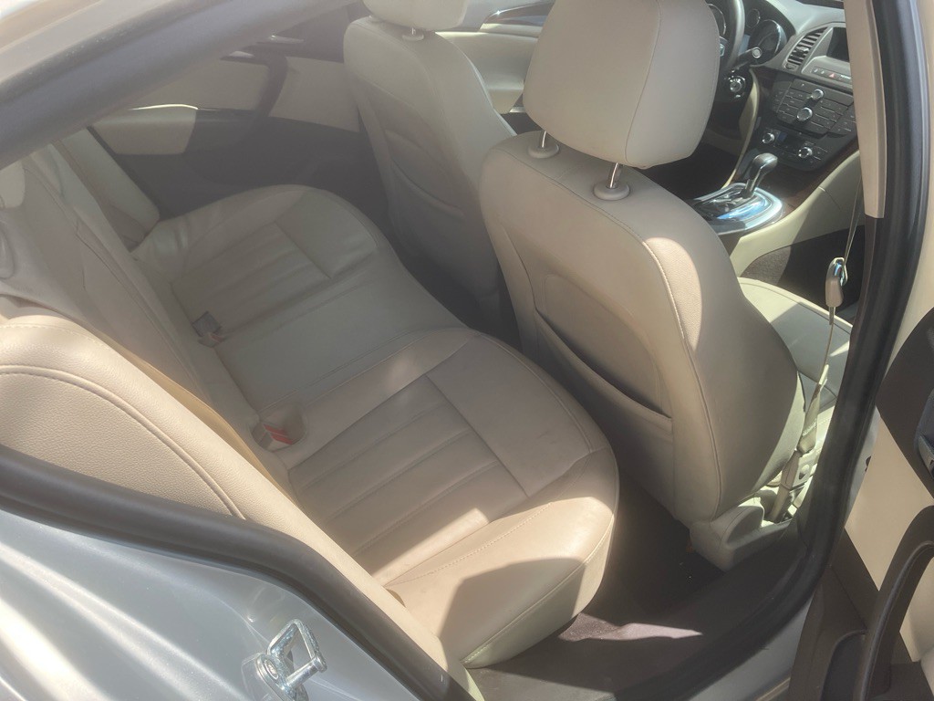 2011 Buick Regal Image 8