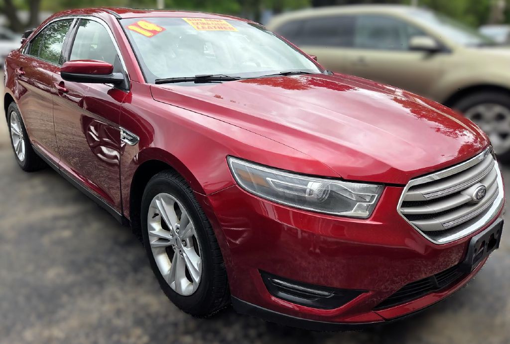 2014 Ford Taurus Image 2