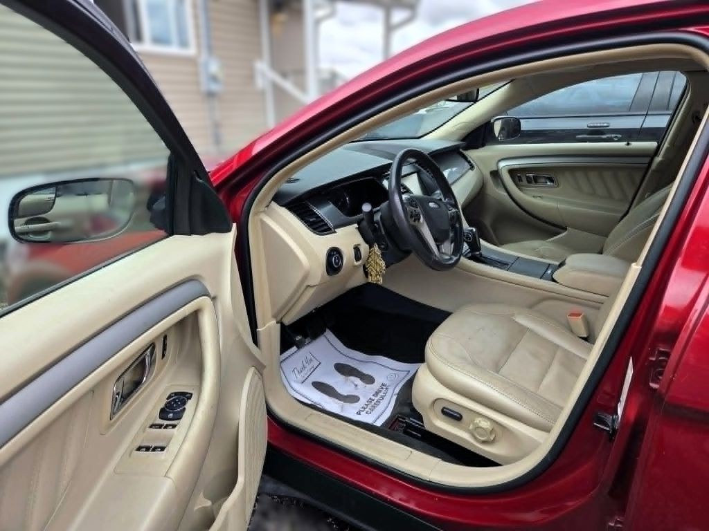 2014 Ford Taurus Image 6