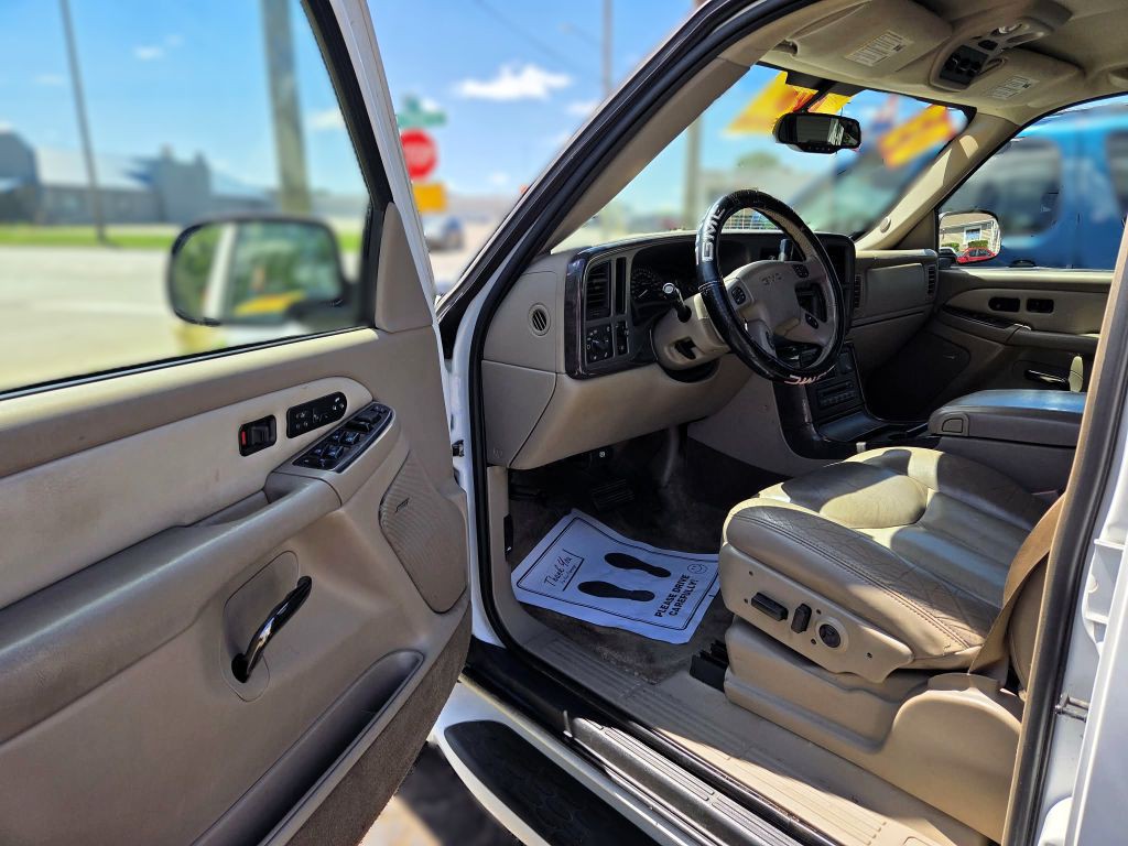 2003 GMC Yukon Image 6