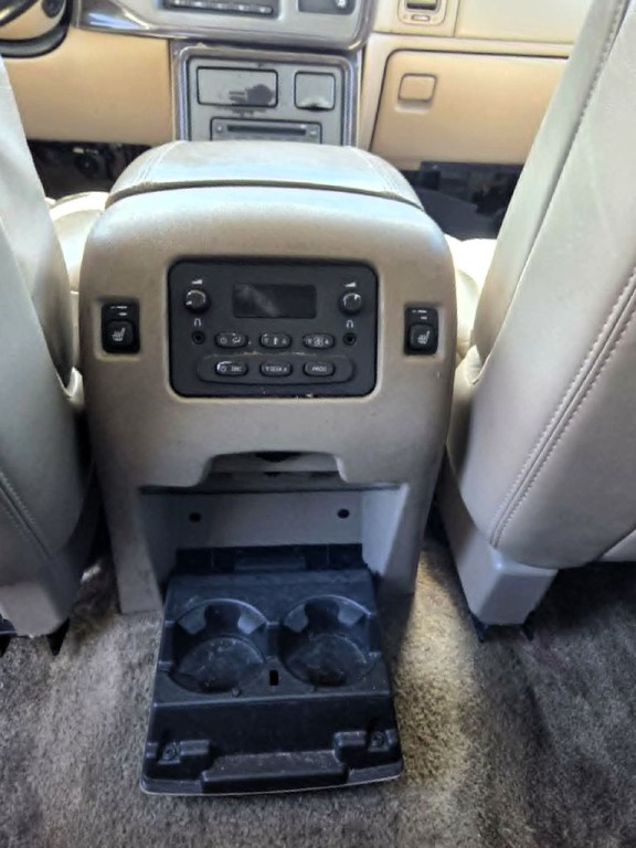 2003 GMC Yukon Image 8