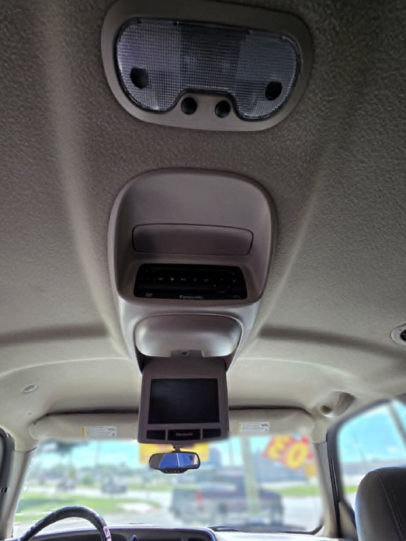 2003 GMC Yukon Image 9