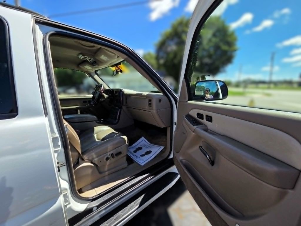 2003 GMC Yukon Image 11
