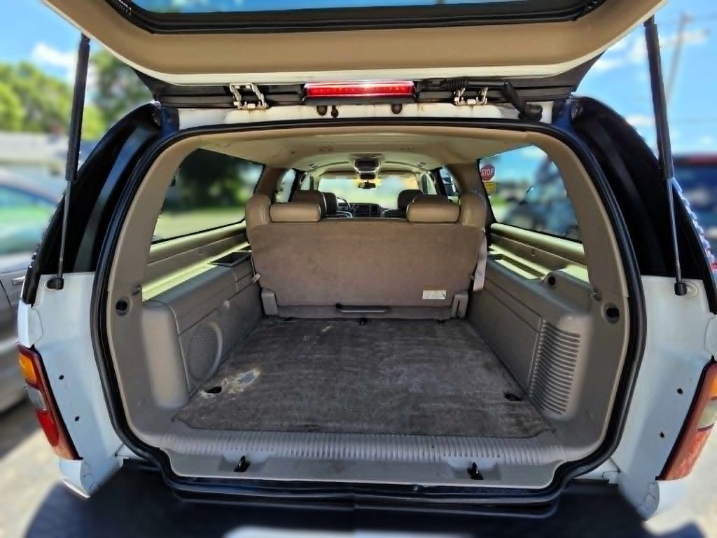 2003 GMC Yukon Image 14