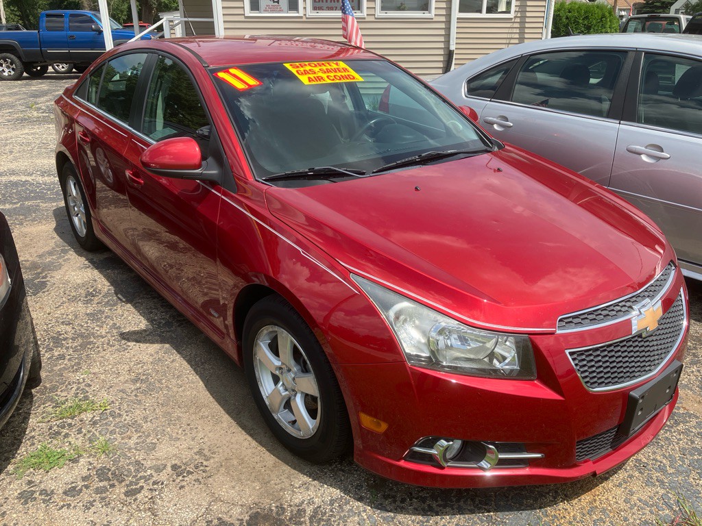 2011 Chevrolet Cruze Image 2