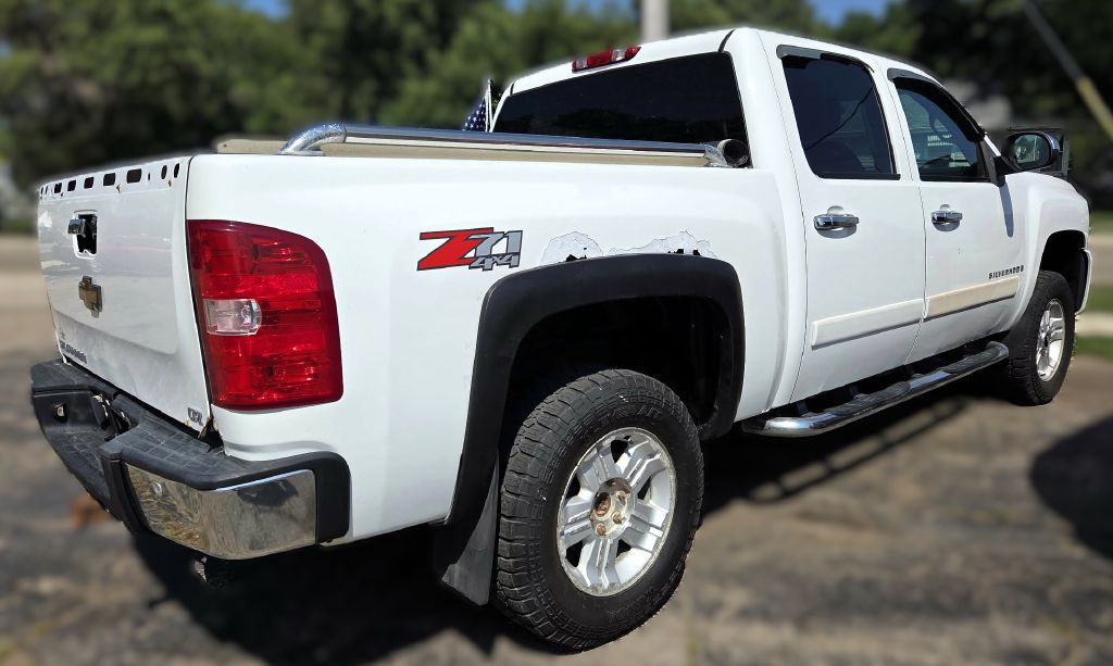 2007 Chevrolet Silverado 1500 Image 3