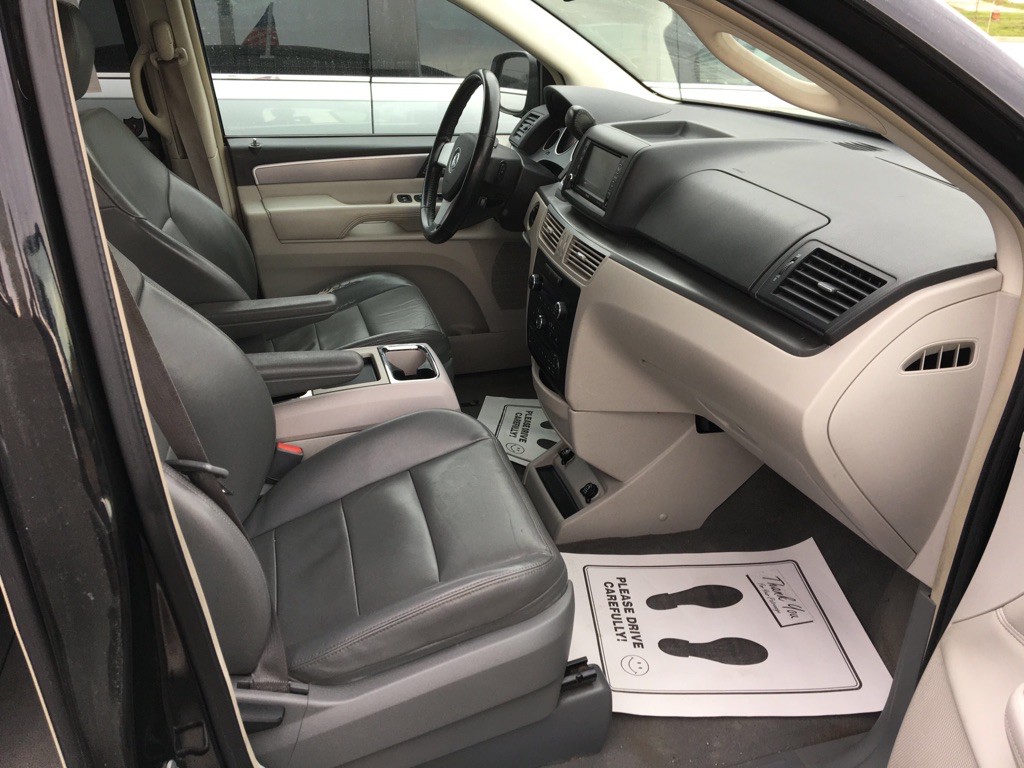 2009 Volkswagen Routan Image 10
